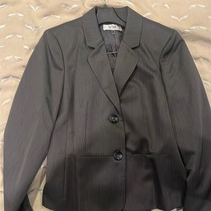 Le Suit Grey Tonal Suit and pant, Size 14